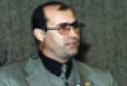 إما مقاومًا أو مستسلمًا!!