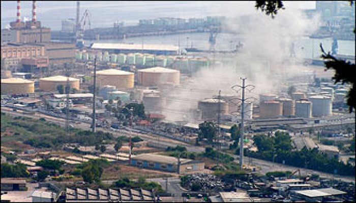 مقتل 9 صهاينة بحيفا وتدمير مصفاة نفط ردًّا على قصف (المنار) والضاحية