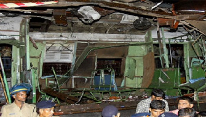 135 قتيلاً في 7 انفجارات بالهند