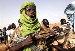 المتمردون يشعلون الوضع بغرب السودان والخرطوم ترفض مقترحات برونك