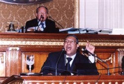 تيمور يحذر من انهيار مبنى الضرائب العقارية بكفر شكر