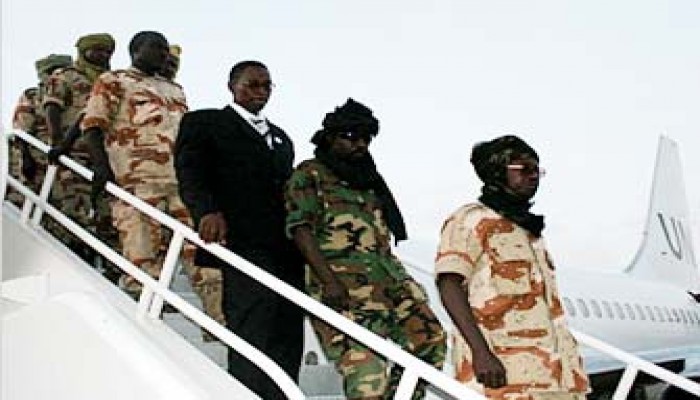 الاتحاد الأفريقي يهدد بعقاب الجماعات المعارضة للسلام بدارفور