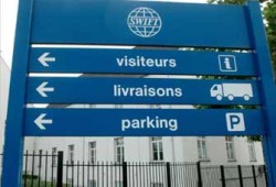 بوش يتستر على فضيحة تجسس إدارته على الحسابات المالية