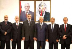 الصحف تكشف "حلولاً مصرية" للأزمة الفلسطينية بإقالة حكومة حماس!!