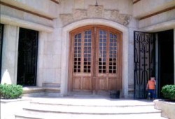 هل يجوز الاقتراض بالربا عند الضرورة؟