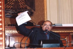 رضينا بالهم، لكن الهم..