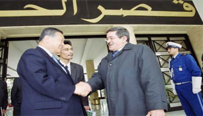 الجزائر: إقالة أويحيى وتعيين بلخادم رئيسًا للوزراء