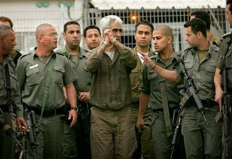 محكمة صهيونية توجه 19 اتهامًا لسعدات وأولمرت يقر توسيع المغتصبات