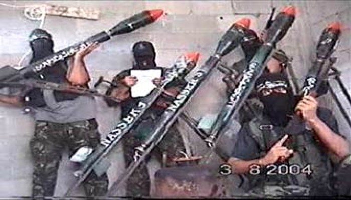 المقاومة الفلسطينية تستخدم الكاتيوشا لأول مرة وتآكل المقاطعة الغربية