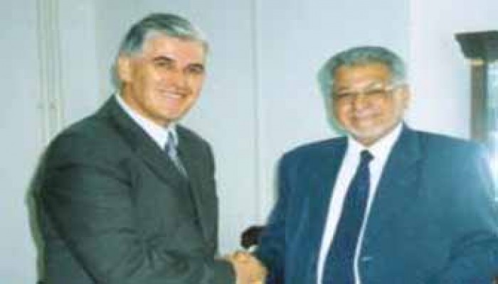 "إخوان أون لاين" يحاور رئيس لجنة الإغاثة الإنسانية بنقابة أطباء مصر