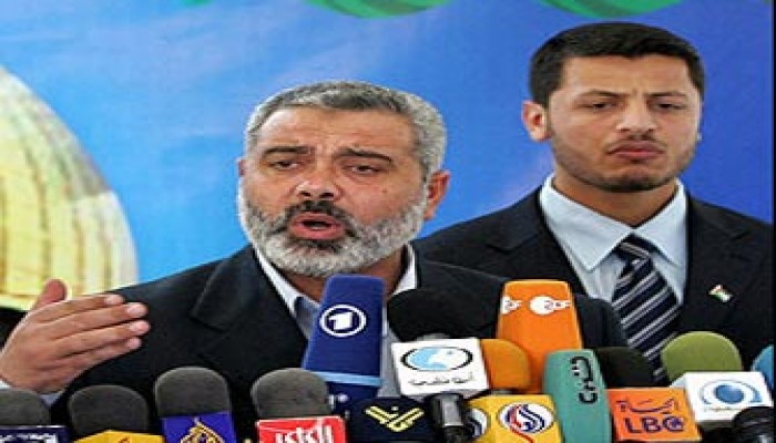 الحكومة الفلسطينية تقترض من (المركزي) وأولمرت يعرض خطته