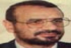 نائبا الإخوان بحلوان يكرمان العمال في عيدهم