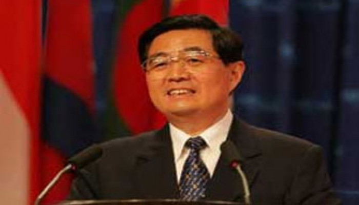 الرئيس الصيني يستهل زيارته للسعودية بتوقيع عدة اتفاقيات