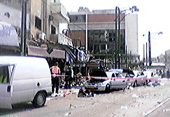 الحكومة الصهيونية تبحث الرد على عملية تل أبيب الاستشهادية