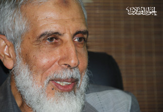 "محمود عزت" المربي الواعي