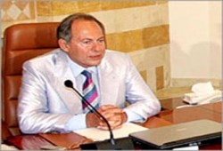 محاولات لعزل لحود "سياسيًّا" وبراميرتز في دمشق لمحادثات مع الأسد