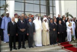 القادة العرب يؤكدون التمسك بالثوابت العربية ويدعمون التضامن