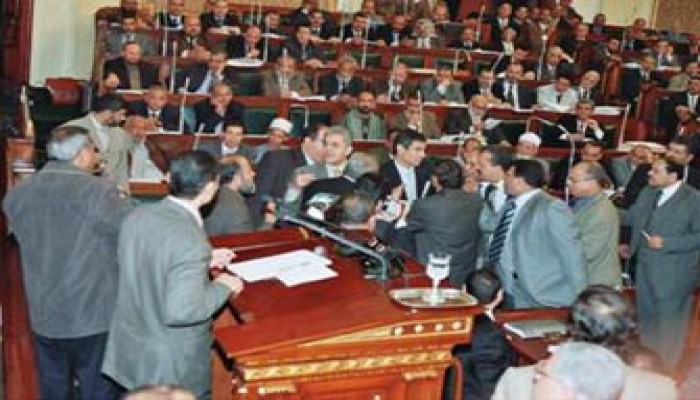 جريدة أمريكية: نواب الإخوان غيروا شكل البرلمان المصري