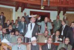 لماذا تضطهد الحكومة نواب الإخوان؟!
