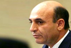 موفاز يجدِّد تهديداته لهنية وحماس تصفها بالإرهاب الرسمي