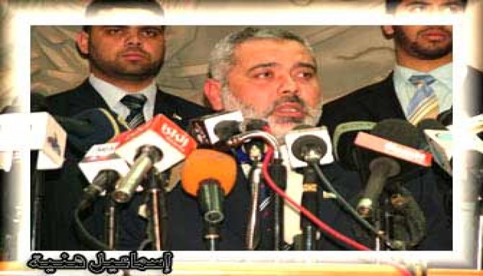 حماس تؤكد تمسكها بعباس والصهاينة يصعِّدون ضده