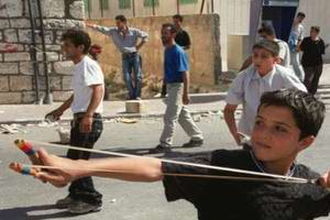 أطفال رفح ينظمون مسيرةً ضد الانفلات الأمني في فلسطين