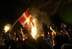 تراجع الغرب في قضية الصور المسيئة أبرز العناوين العالمية