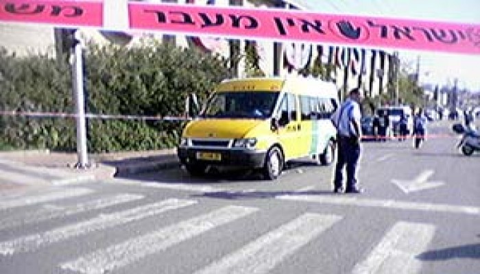 مقتل وإصابة 6 صهاينة بسكين شاب فلسطيني