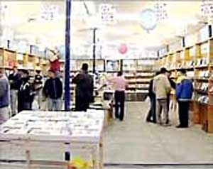 معرض الكتاب.. هل فاته قطار العصر؟