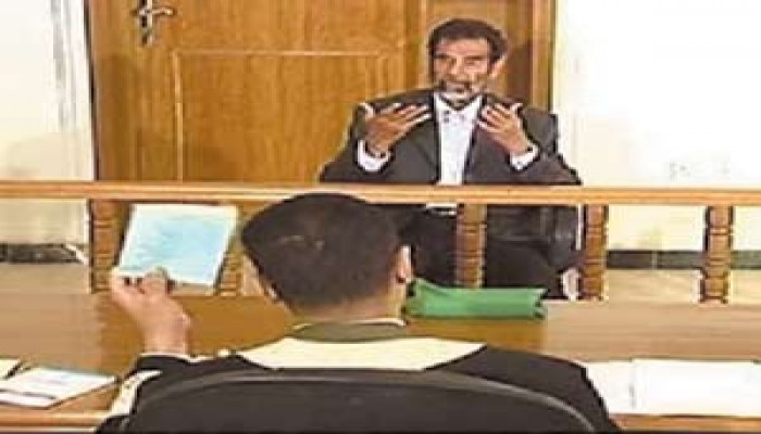 قاضي صدام يتراجع عن التنحي عن منصبه