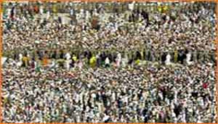 توقعات بارتفاع ضحايا كارثة منى وخلافات بسبب الصور