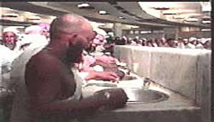 وفي ماء زمزم معجزة