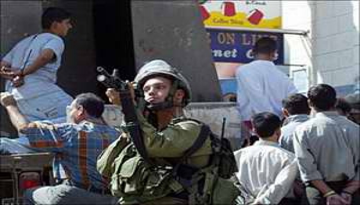 الاحتلال يهدد باجتياح غزة و"عرفات" يطالب بتجديد الهدنة