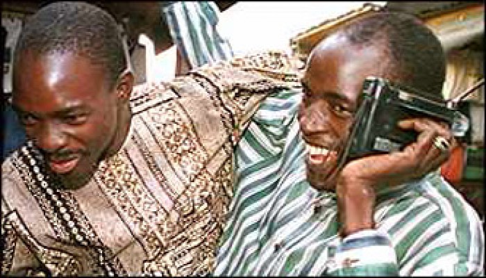 بثّ إذاعة إسلامية بعدة لغات في السنغال