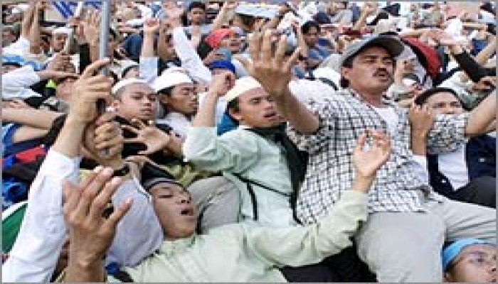 مليون إندونيسي يطالبون بإقرار قانون ينظم التعليم الديني