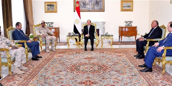 قراءة في زيارة «حميدتي» للقاهرة .. انعكاسات تستهدف الإخوان والثورة