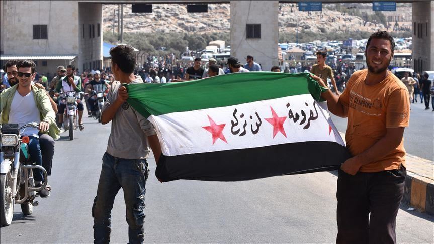 مظاهرة لآلاف السوريين بإدلب للمطالبة بإيقاف هجمات بشار وبوتين