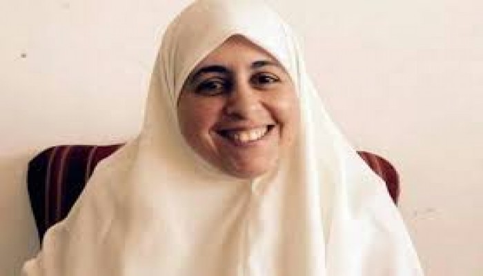 لليوم الـ15.. عائشة الشاطر تواصل إضرابها احتجاجا على انتهاكات العسكر