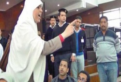 تدهور الحالة الصحية لـ"عائشة الشاطر" ونقلها إلى المستشفى