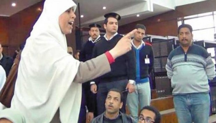 تدهور الحالة الصحية لـ"عائشة الشاطر" ونقلها إلى المستشفى