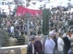 مظاهرة أمام مسجد النور نصرة لغزة