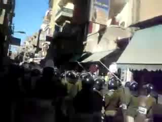 لحظة الاعتداء والهجوم على أنصار مصباح وفاطمة موسى