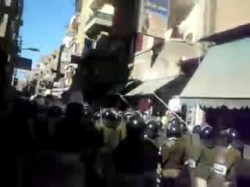 لحظة الاعتداء والهجوم على أنصار مصباح وفاطمة موسى