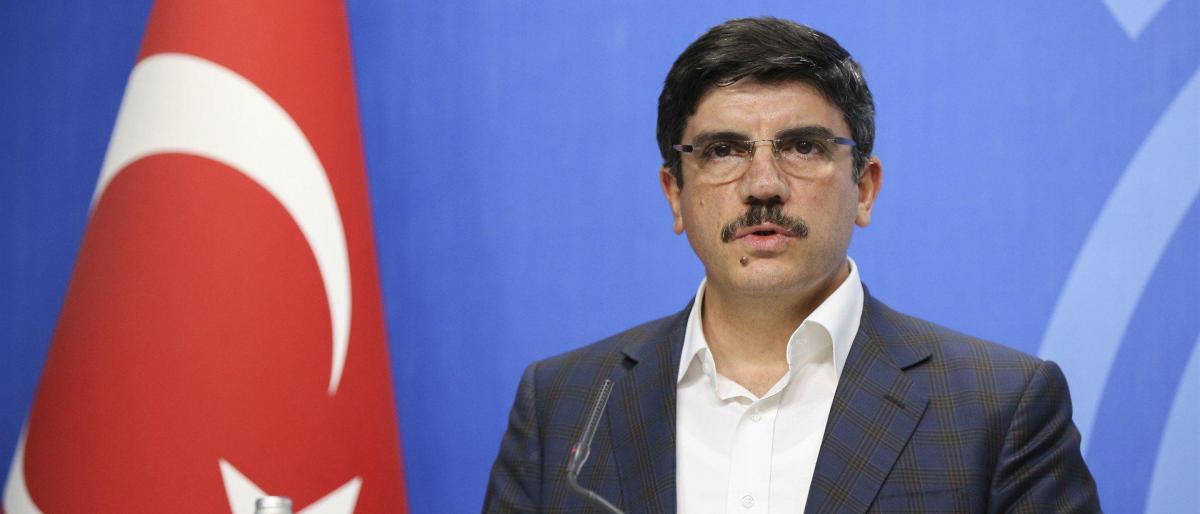 أطاحوا بالرئيس الشرعي مرسي.. فماذا نتوقع من الدكتاتوريْن "المفضَّلين" بمصر وليبيا؟