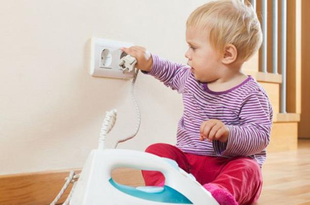 حرائق واختناقات.. كيف تقي أسرتك من مخاطر الأجهزة المنزلية؟