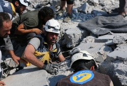 الدفاع المدني السوري يحذر: إدلب "كارثة إنسانية"