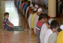لا تغلقوها في وجوههم.. دعوا أطفالكم يدخلوا المساجد ويحبوها