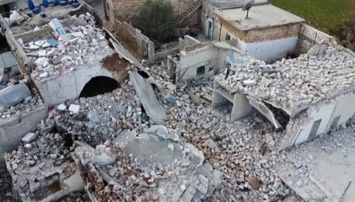 ميليشيات بشار تقصف وتدمر قرية بليون بريف إدلب وتقتل 11 مدنيا