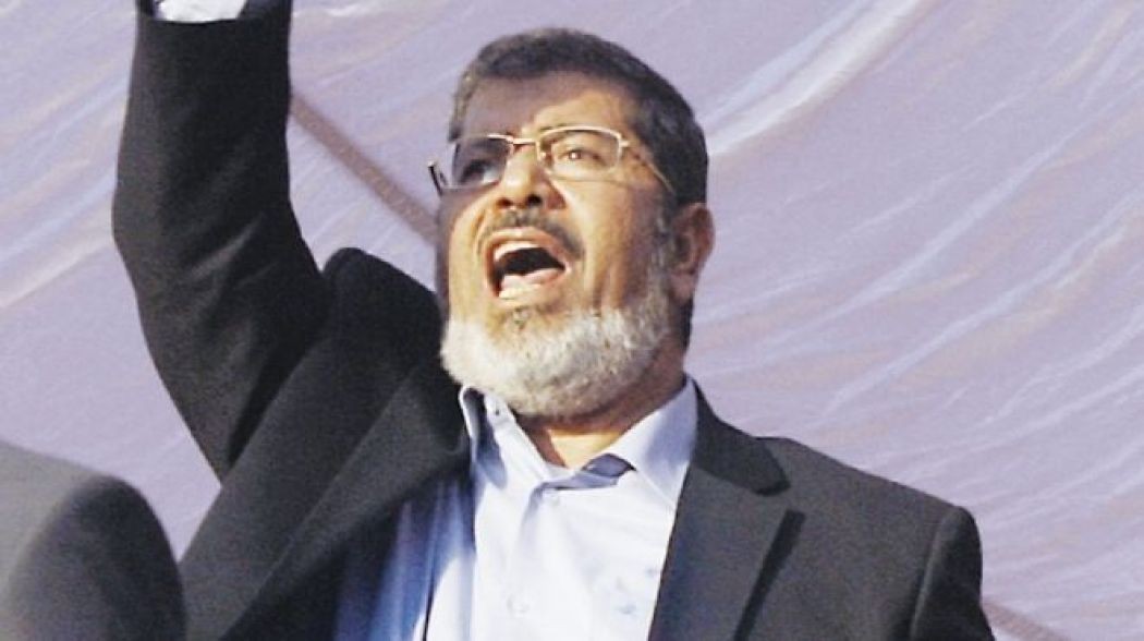 ديون مصر بين الرئيس محمد مرسي.. والمنقلب السيسي