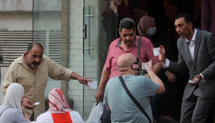 حملة إلكترونية تطالب بالإفراج عن أطباء معتقلين على خلفية تعبيرهم عن آرائهم حول "كورونا"